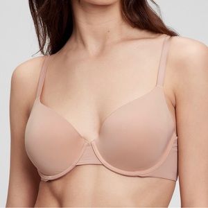 GAPBody t-shirt bra 36B nude/tan